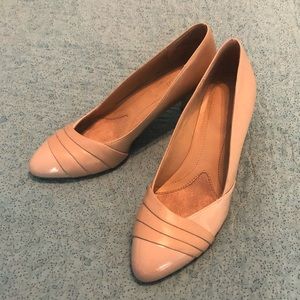 New Vintage-Style Naturalizer Nude Heels Size 5